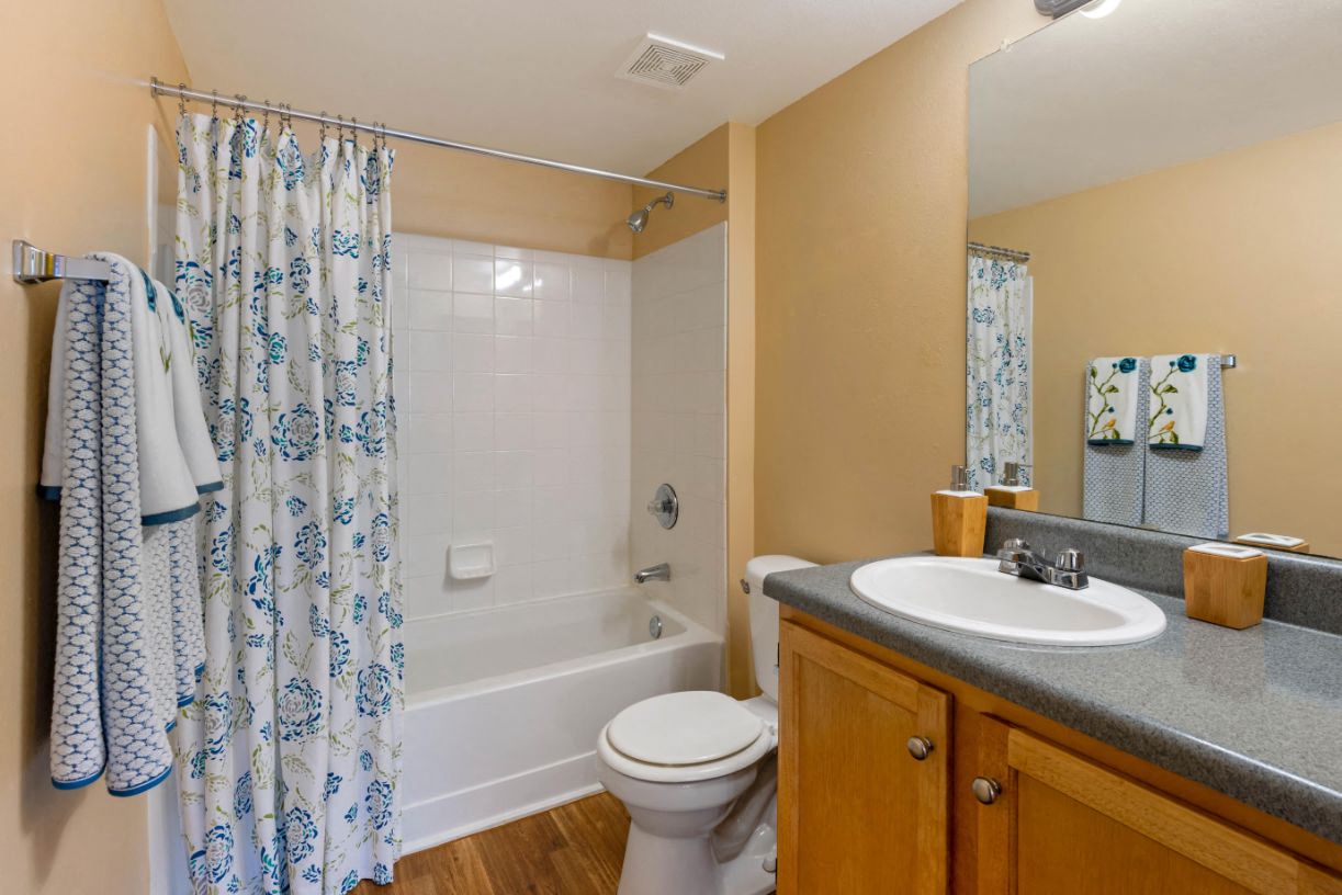 Photos and Video of Lindsey Terrace Apartments in Jacksonville, FL